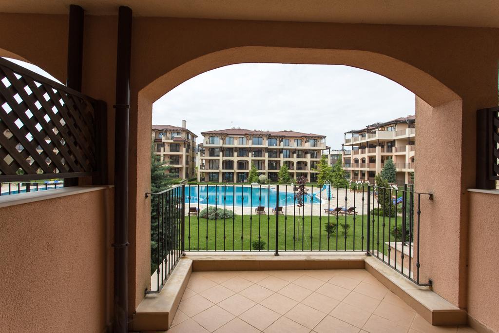 Apartament typu Studio z balkonem i widokiem na basen (2 osoby dorosłe)